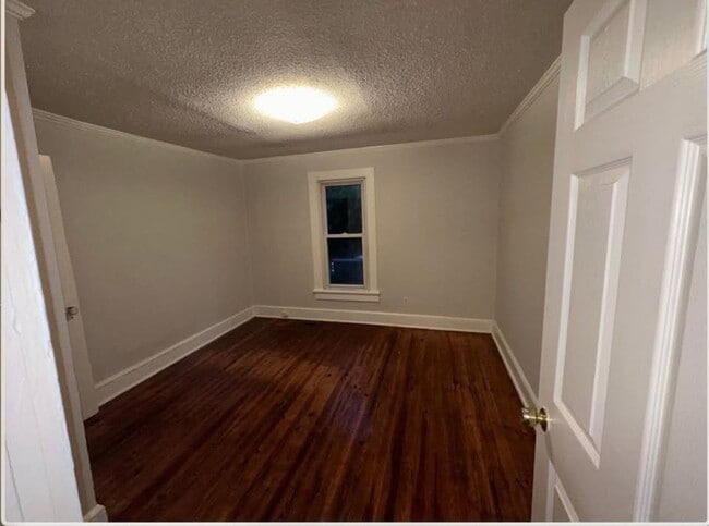 Building Photo - 204 East 16th St SW