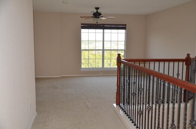 Building Photo - 11201 Dodge Cattle Dr