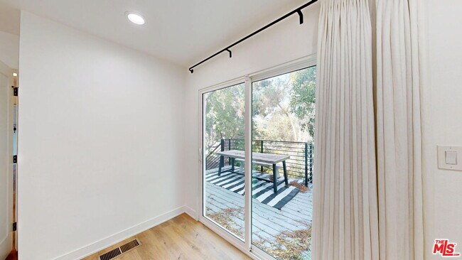 Building Photo - 3424 Oak Glen Dr