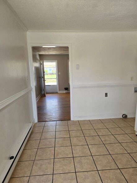 Building Photo - 303 Culbreth Ave