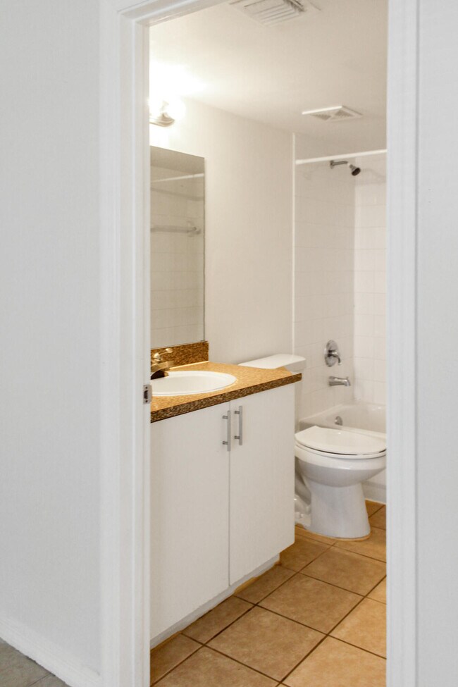 Building Photo - 5065 Wiles Rd