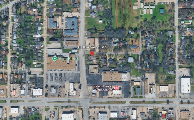 Building Photo - 4200 Kenwood Ct