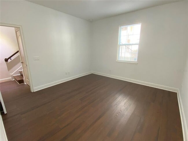 Building Photo - 1024 Parma Cir