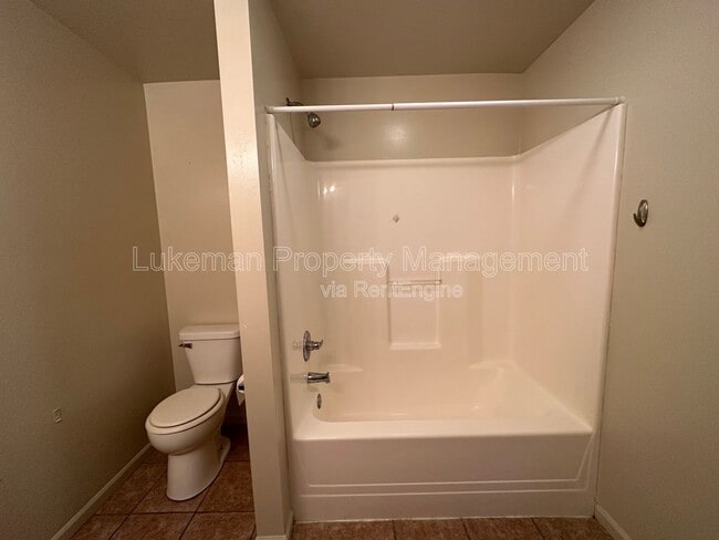 Building Photo - 3103-3105 W Michigan Ave