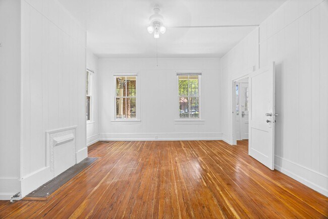Building Photo - 112 E Anderson St