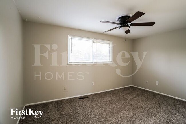 Building Photo - 4609 Paxton Dr S