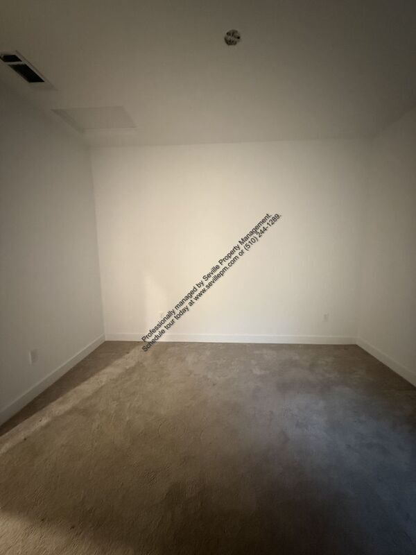 Building Photo - 1922 Willow St