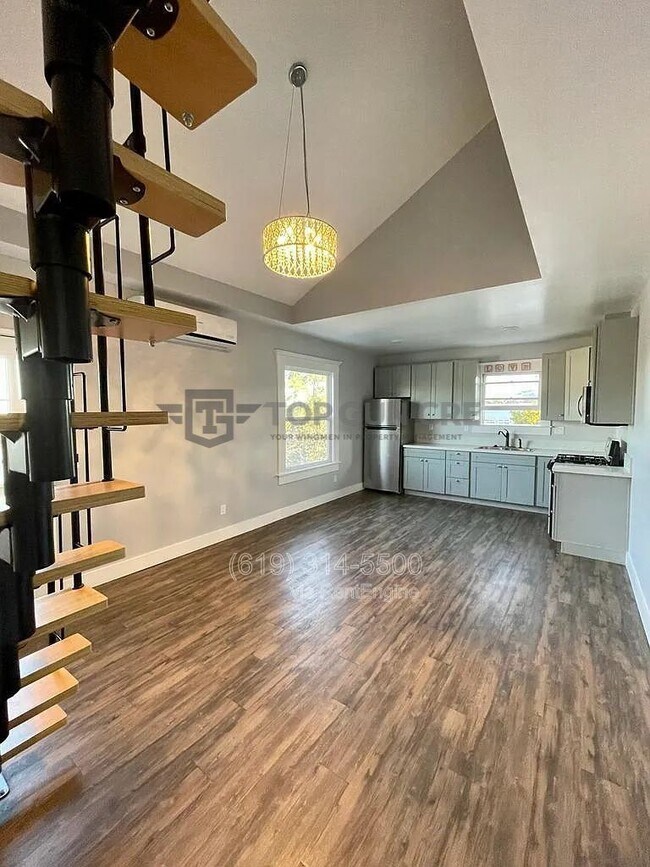 Building Photo - 643 S 31st St