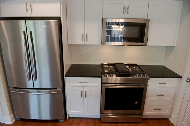 Building Photo - 203-205-205 Nassau St