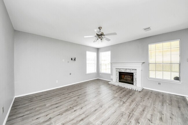Building Photo - 16810 Valley Palms Dr