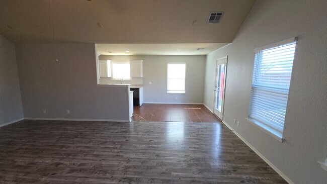 Building Photo - Clean 3 bed 2 bath  - Owasso schools