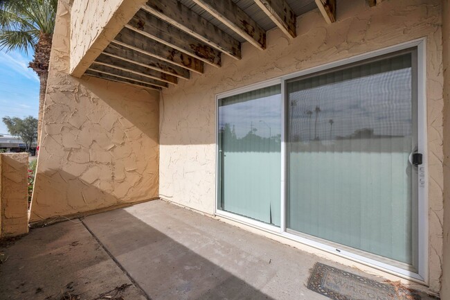 Building Photo - Great South Scottsdale Location 1 Bedroom ...