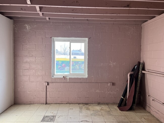 Building Photo - 5701 NW Radial Hwy