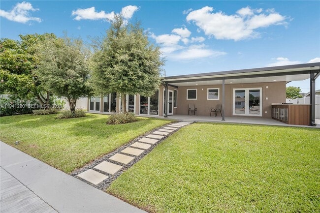 Building Photo - 1931 SW 22nd Ave