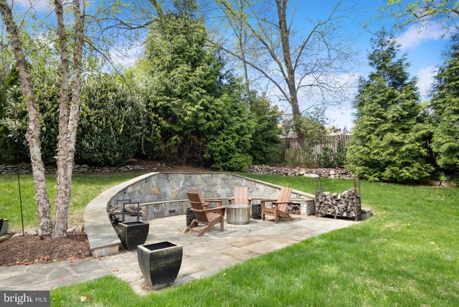 Building Photo - 1404 Middlebury Dr