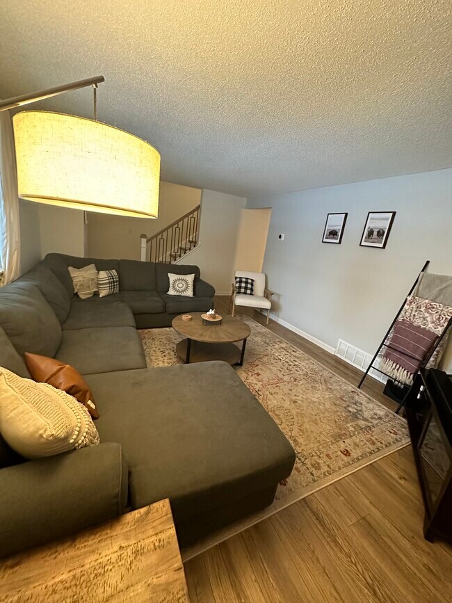 Building Photo - 175 Warner Rd