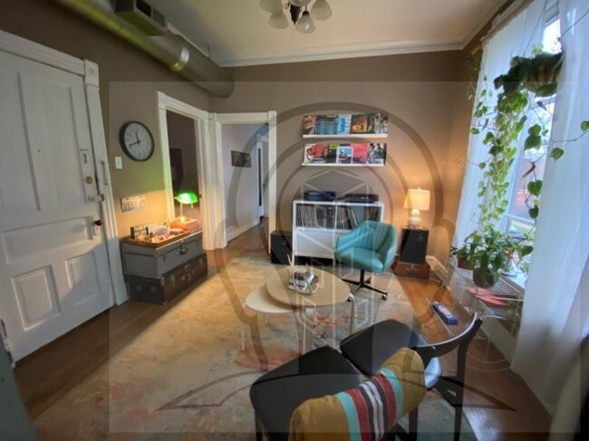 Building Photo - 3 bedroom in CHICAGO IL 60622