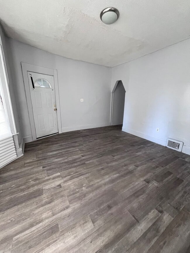 Building Photo - 4008 Ardmore Ave