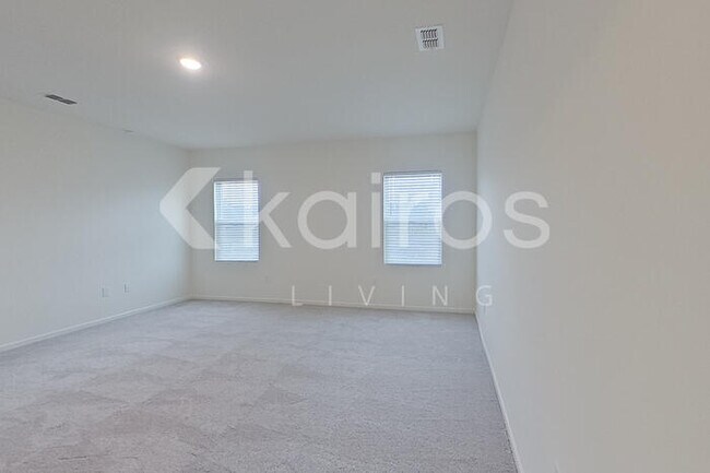 Building Photo - 653 Castillo Dr