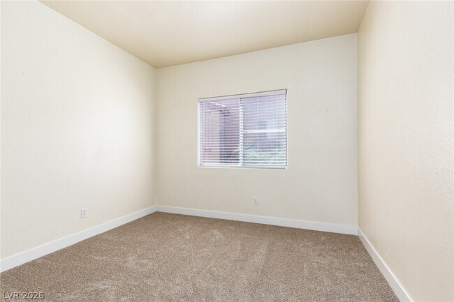 Building Photo - 2110 Los Feliz St