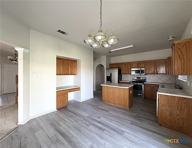 Building Photo - 2313 Modoc Dr