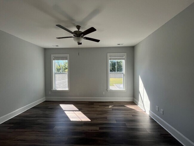 Building Photo - Experience Elegance and Privacy