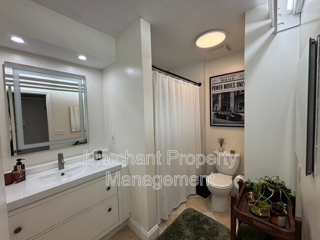 Building Photo - 208 Frances Cannon Dr