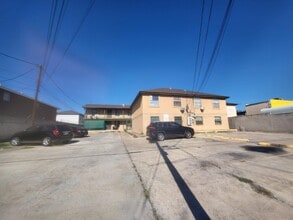 Building Photo - 2704 E Kearney St