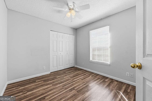 Building Photo - 401 Maggie Way