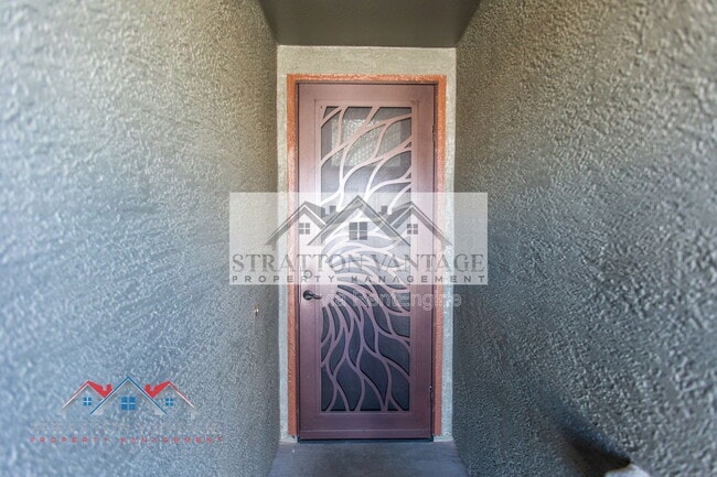 Building Photo - 7465 E Osage Ave