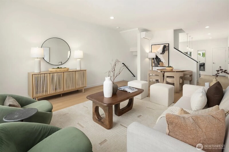 Building Photo - 1520 Hollow Dale Pl