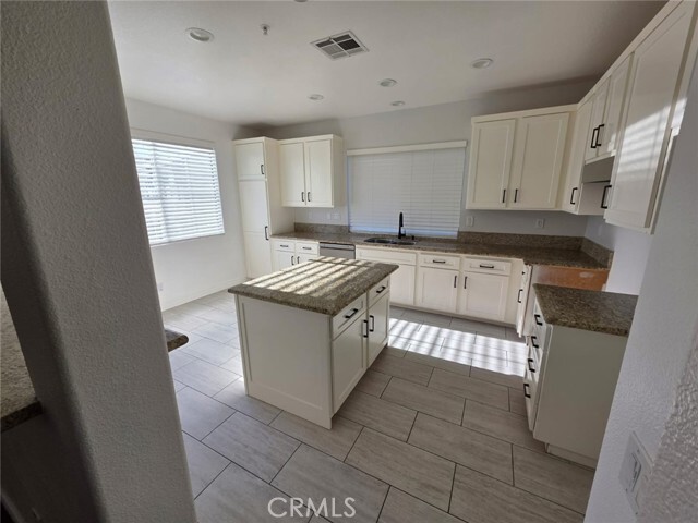 Building Photo - 5800 Oakdale Ln