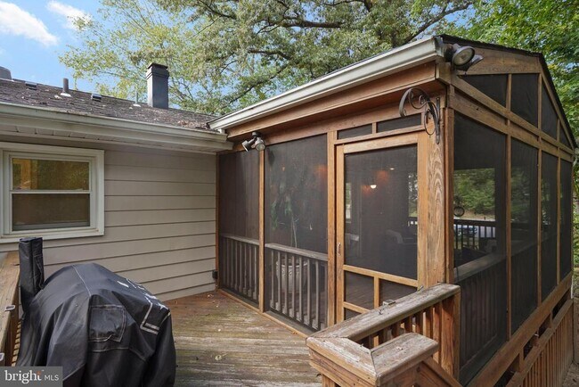 Building Photo - 9123 Cherrytree Dr