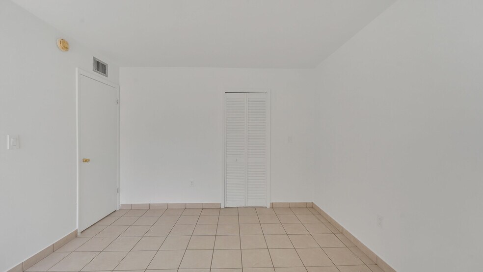 Building Photo - 9390 W Flagler St