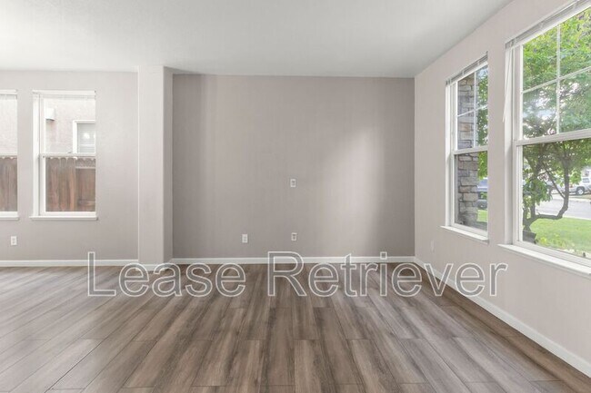 Building Photo - 4244 Lindsey Ln