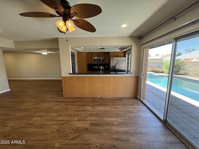 Building Photo - 818 E Todd Dr