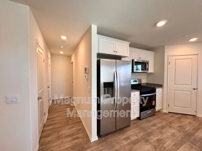 Building Photo - 31050 Rosebud Dr