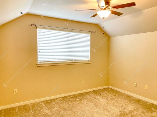 Building Photo - 3-Bedroom Home with RV Parking