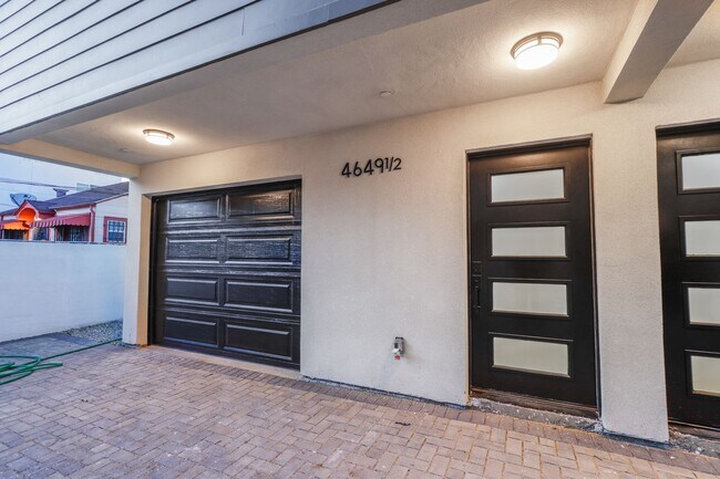 Building Photo - 4647 Pickford St