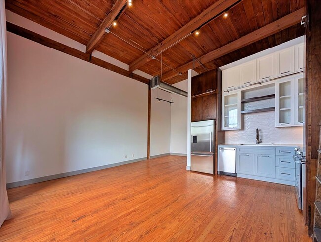 Building Photo - 2400 Mechanic St