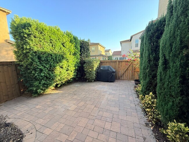 Building Photo - 1824 Wolf Canyon Loop