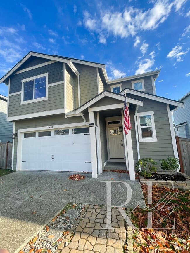Building Photo - Spacious 3 bedroom