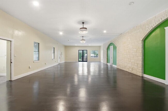 Building Photo - 17621 Stacey Ln