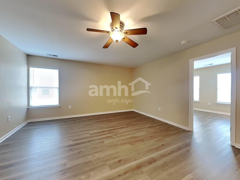 Building Photo - 1056 Whitlow Blvd