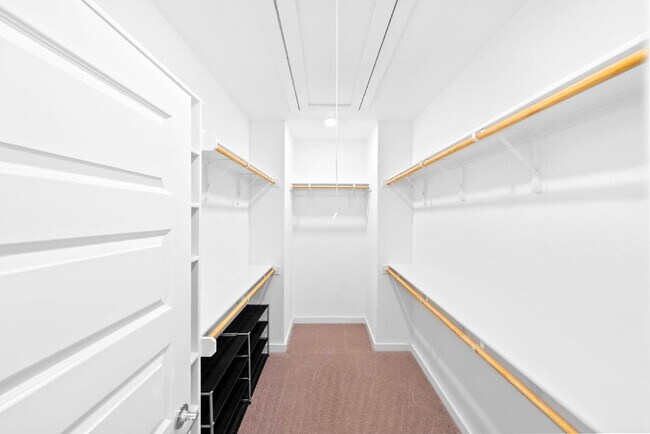 Building Photo - 1 MONTH FREE RENT WITH 18 - 24 MONTH LEASE!!! AVAILABLE THROUGH MARCH ONLY!