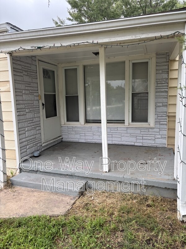 Building Photo - 2462 N Piatt Ave