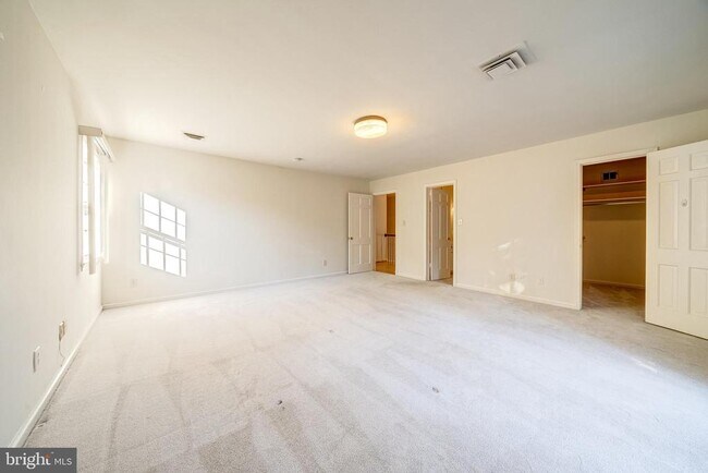 Building Photo - 6209 Stoneham Ln