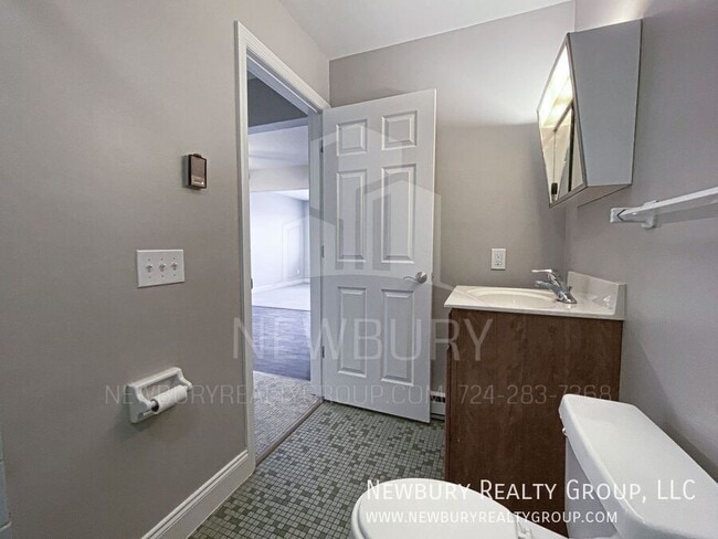 Building Photo - 1 Sunbury Estates