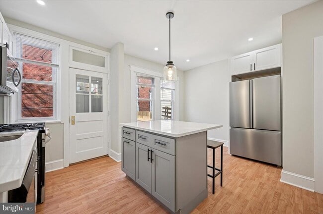 Building Photo - 928 S 50th St