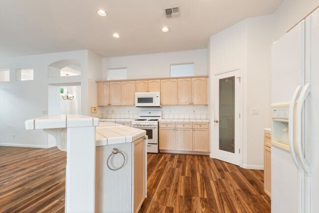 Building Photo - 10440 Arbor Way